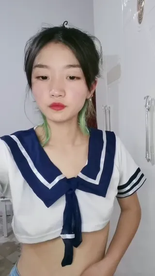 모두에게 춤을 추고 감미로운 압설모 여동생을 춤추며 자위하고, 춤을 추면서 의자에 앉아 구멍을 쪼개고, 클로…