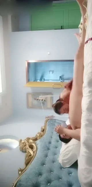 호텔 체조 아르바이트 대학교 4학년 여동생이 차를 타면 멀미가 좀 나요. 안경 형한테 한 시간 동안 체조를 …