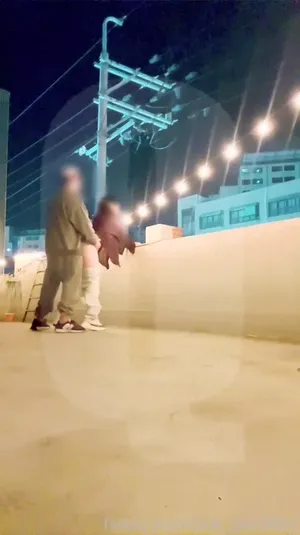야외섹스를 즐기는 낭만있는 변태커플 - 인기 한국야동 국산야동