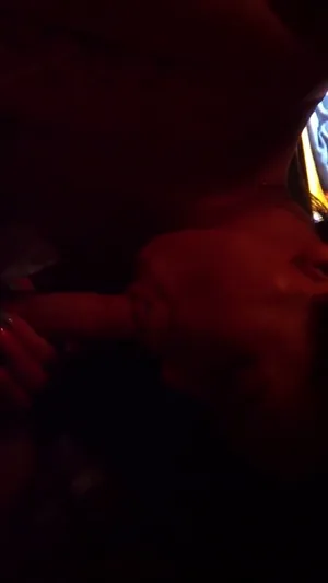 온리팬스-여친 절친과 떡질하다 결국은 쓰리썸으로, Leah Meow - 국산야동 한국야동