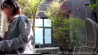 야외여서 더 흥분했는지 손만 집어넣어도 물이 줄줄줄 - 인기 한국야동 실시간 국산야동