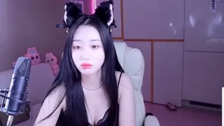 방종후 캠 꺼진줄 알고 훌러덩 웃통까는 신입 bj 팬티 냄새 맡는게 레전드네 - 한국야동 국산야동
