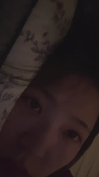 왕눈이 전담녀 인스타에서 수줍은 노출 - 인기 한국야동 실시간 국산야동